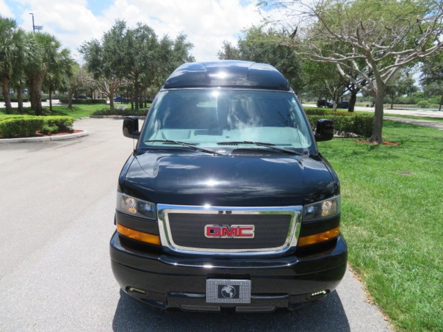 2018 Black /Red GMC Savana G2500 Cargo (1GTW7AFG9J1) with an 6.0L V8 OHV 16V FFV engine, 6A transmission, located at 4301 Oak Circle #19, Boca Raton, FL, 33431, (954) 561-2499, 26.388861, -80.084038 - Photo#6